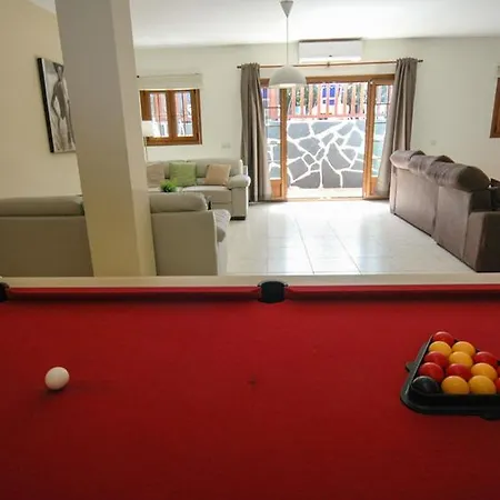 Villa In Playa Blanca Sleeps 8 Includes Swimming Pool Air Con And Wifi 9 8
