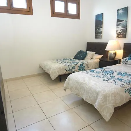 In Playa Blanca Sleeps 8 Includes Swimming Pool Air Con And Wifi 9 8 Villa Playa Blanca (Lanzarote)